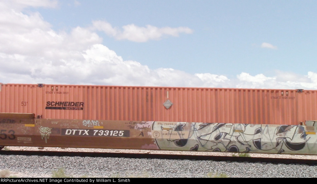 EB Priority Container Frt @ Erie 34